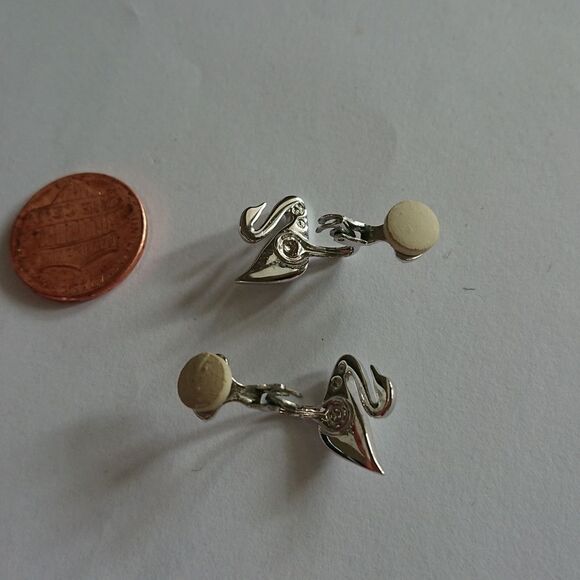 Swarovski classic swan clip- on earrings - Picture 3 of 4